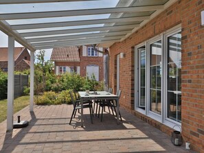 Outdoor dining - Kapitänshaus, Deutschland (Kalkhorst)