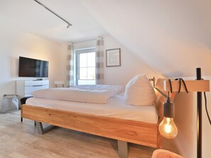 3 Schlafzimmer, Reisekinderbett, WLAN