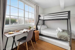 2 bedrooms, desk, iron/ironing board, WiFi