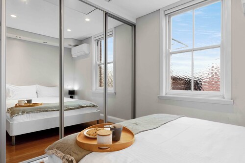 Lovely Modern Coogee Apartment