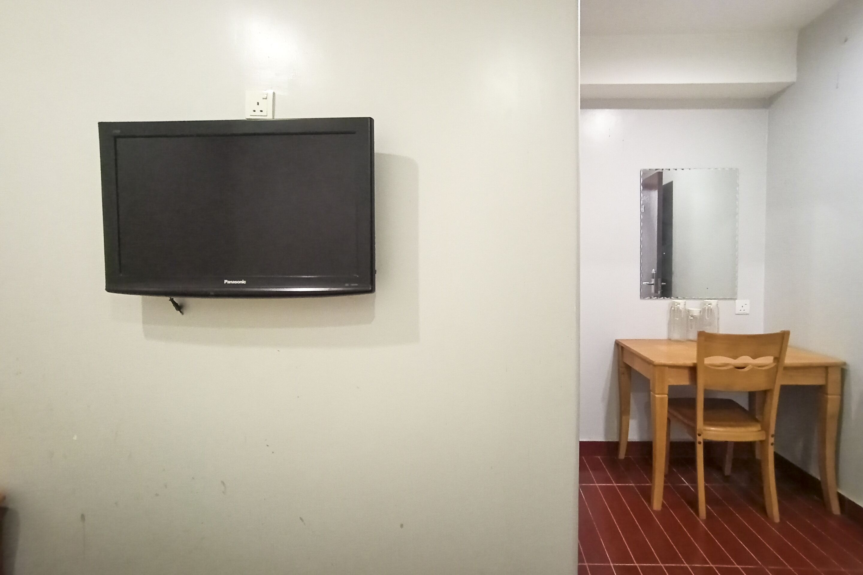 standard double room, no windows | free wifi, bed sheets