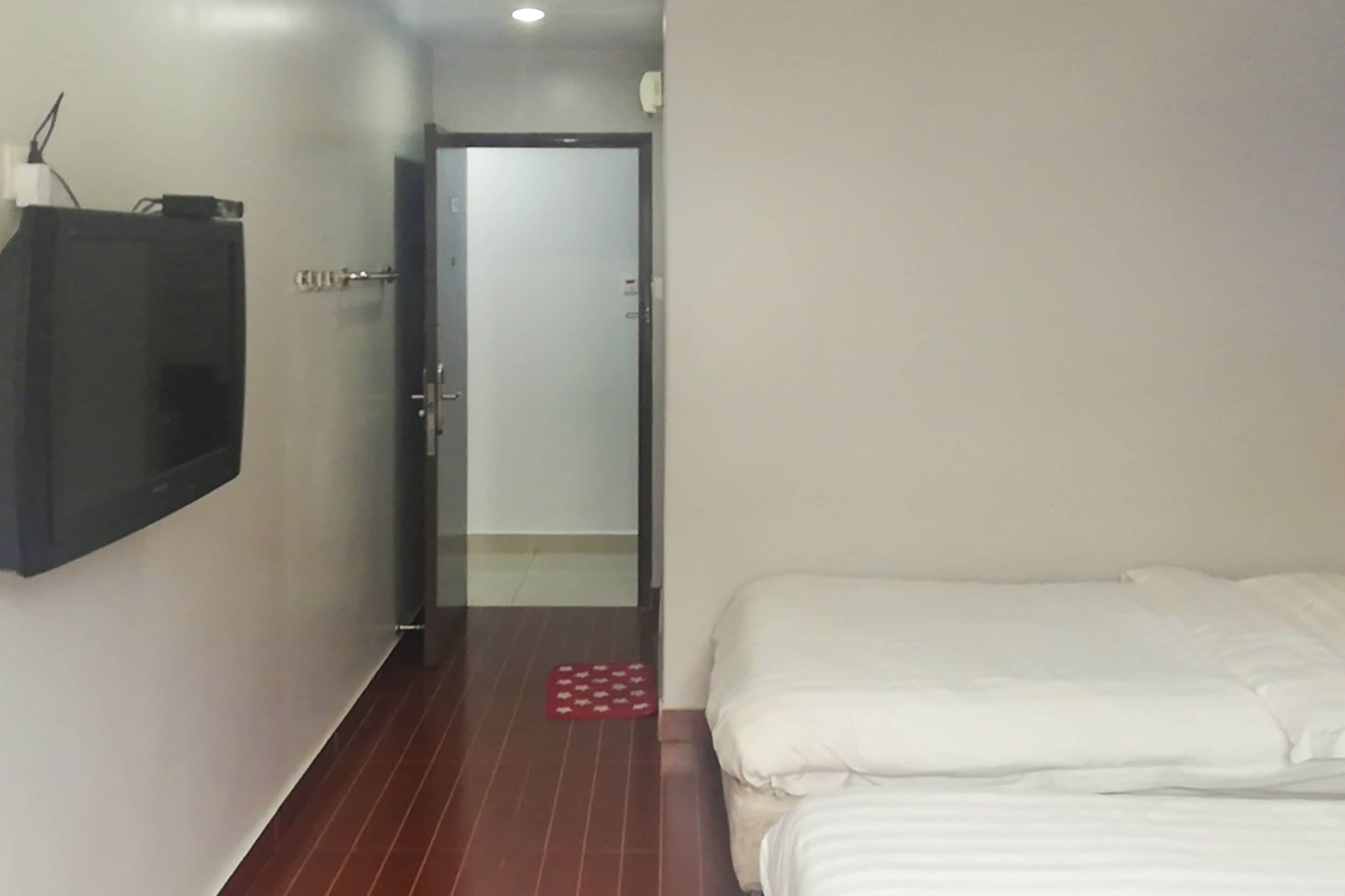 deluxe triple room | free wifi, bed sheets