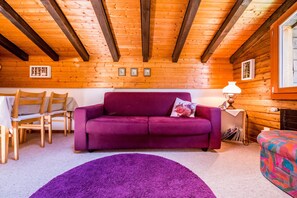 Basic Apartment, 1 Double Bed | Living room