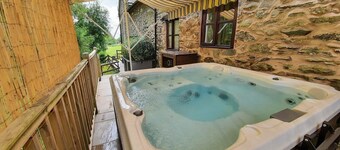 Tynllwyn Holiday Home in Llanrhaeadr Powys