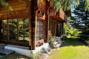Basic Chalet, Multiple Beds | Property grounds - Magnifique Chalet Familial Pour 10 Personnes au Coeur de Nax (Mont-Noble)