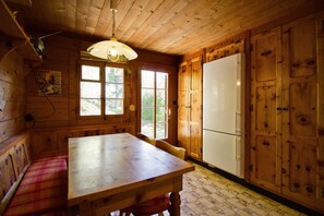 Basic Chalet, Multiple Beds | Dining