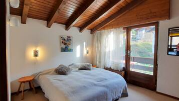 Apartemen Basic, Beberapa Tempat Tidur | 1 kamar tidur, meja kerja, dan ruang kerja ramah laptop