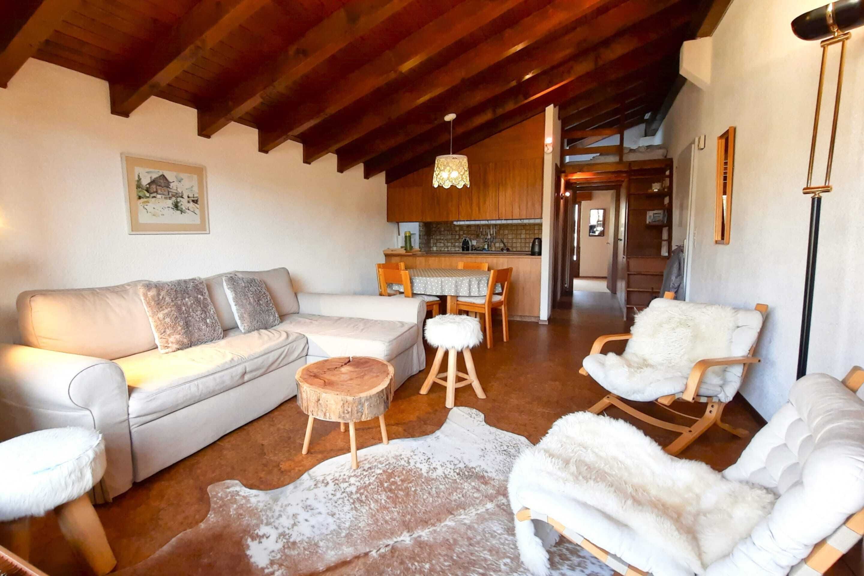 Basic Apartment, Multiple Beds | Interior