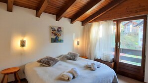 Basic Apartment, Multiple Beds - Charming Apartment in the Heart of Vercorin (Chalais)