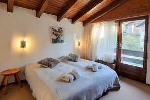 Perushuoneisto, useita sänkyjä | 1 makuuhuone, työpöytä, kannettavalle tietokoneelle sopiva työtila