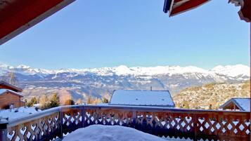 Basic Chalet, Multiple Beds | Property grounds