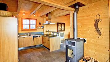 Basic Chalet, Multiple Beds | Private kitchen | Fridge, microwave, oven, stovetop