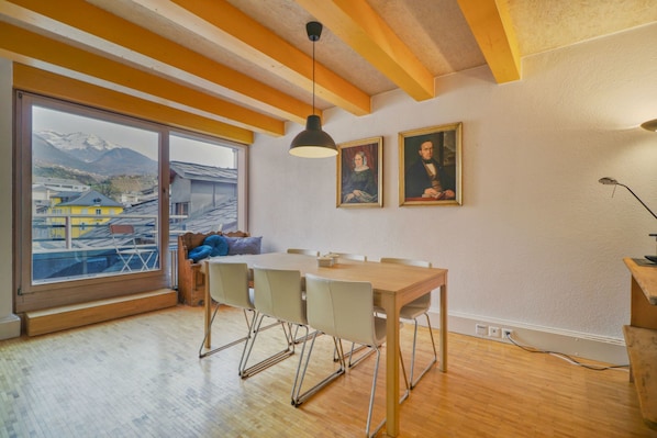 Basic Apartment, Multiple Beds | Private kitchen