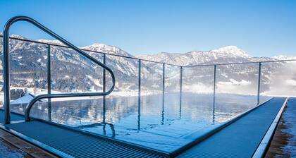 Superior Ferienhaus mit 5 Schlafzimmern, Sauna & Pool