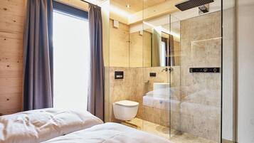 4 Schlafzimmer, kostenloses WLAN, Bettwäsche