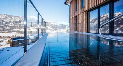 Superior Ferienhaus mit 4 Schlafzimmern, Sauna & Pool