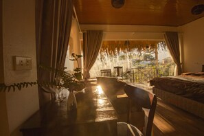 Deluxe Triple Room | Desk, laptop workspace, blackout curtains, soundproofing - A Tao Ecoland (Sa Pa)