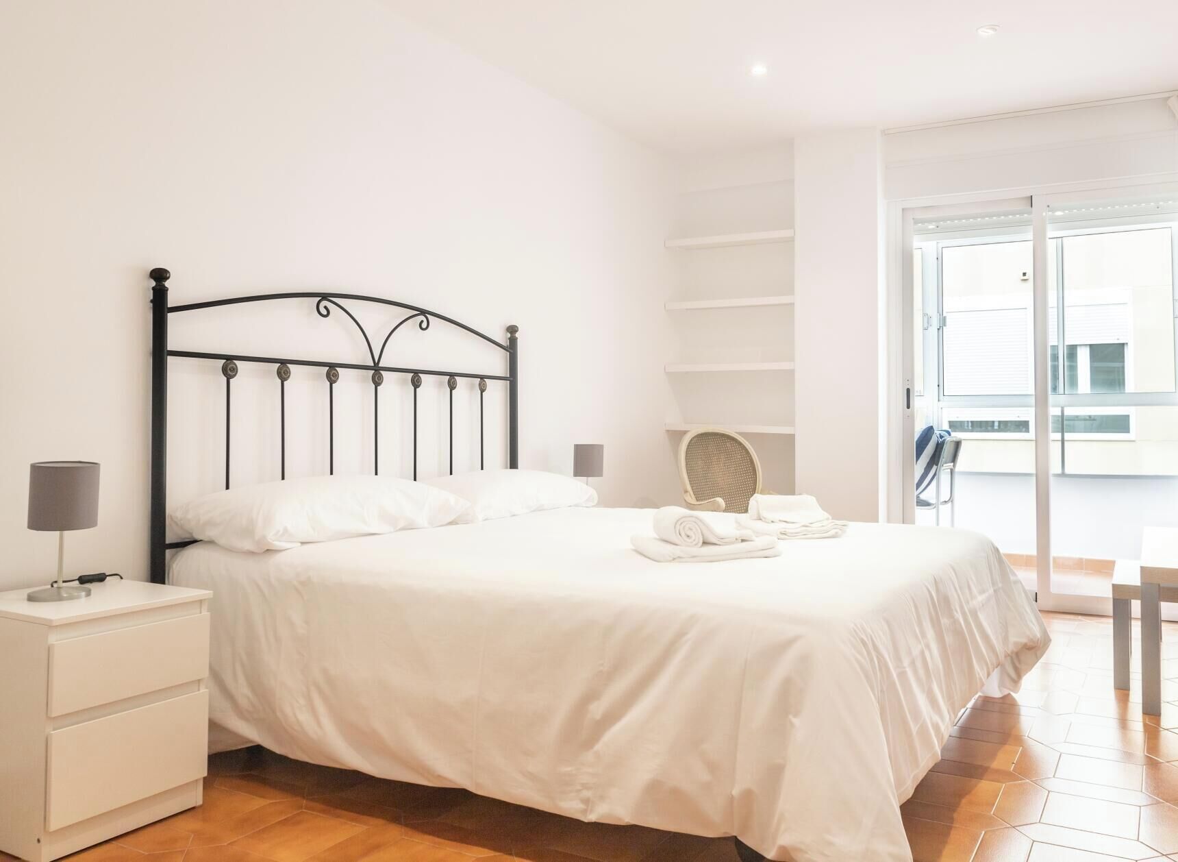 3 bedrooms, iron/ironing board, Internet, bed sheets