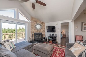 Televisio, takka, DVD-soitin