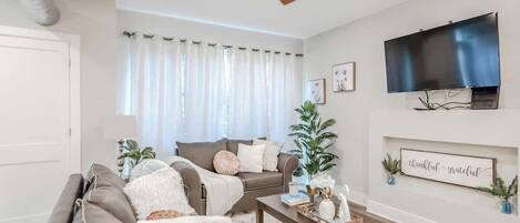 Televisio, suoratoistopalvelut, työhuone