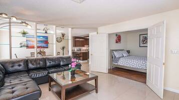 4 bedrooms, WiFi, bed sheets