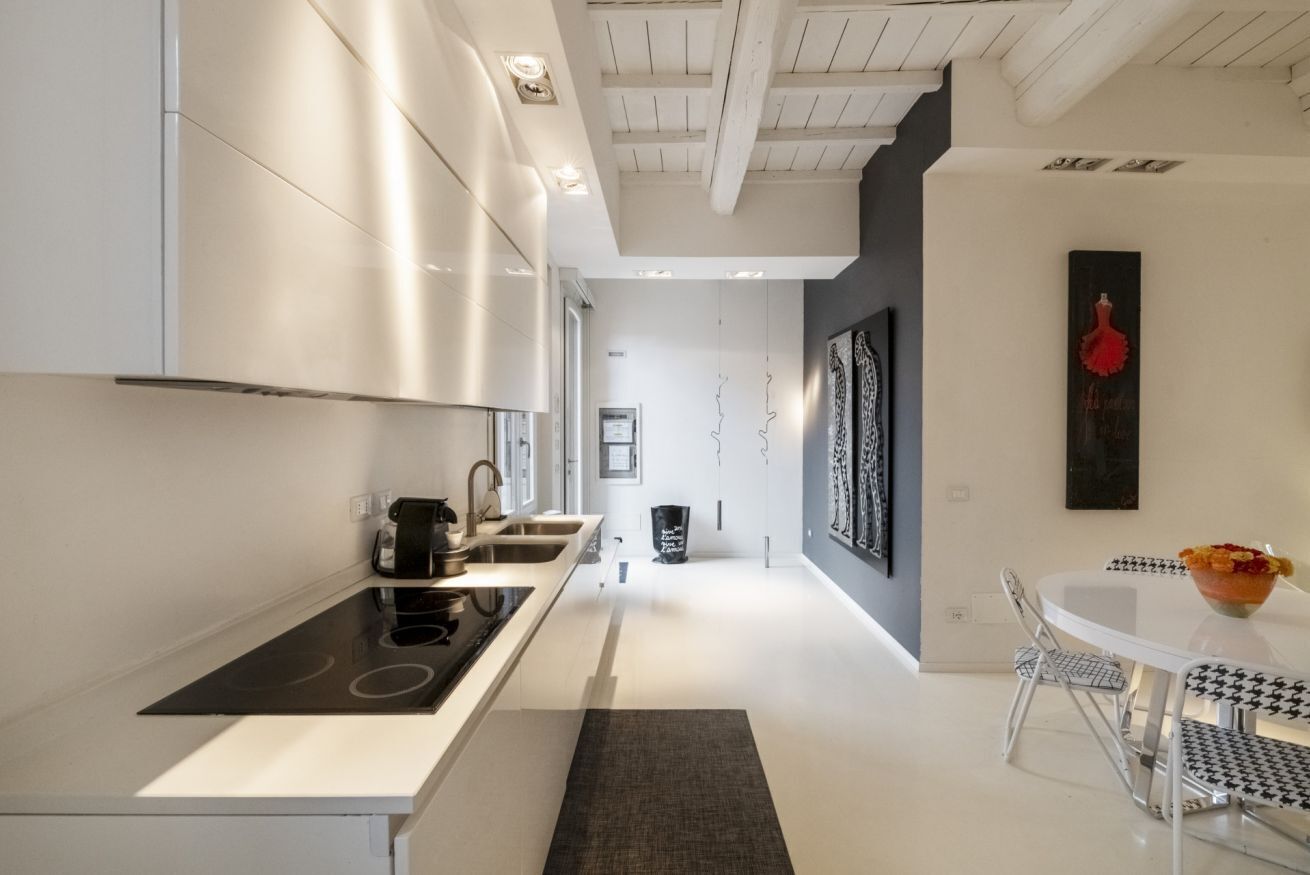 Kühlschrank, Mikrowelle, Ofen, Geschirrspüler