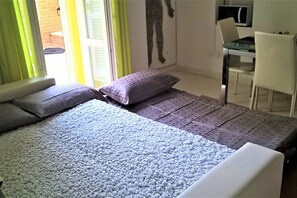 1 makuuhuone, silitysrauta/-lauta, Wi-Fi