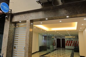 Front of property - KorHan Apartment 1 (Hanoi)