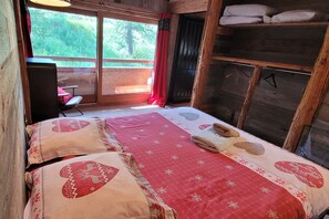 8 chambres, fer et planche à repasser, lit parapluie, Wi-Fi gratuit