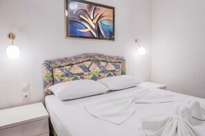 1 bedroom, iron/ironing board, free WiFi, bed sheets - Seafront Paradise Home (Skala Fourkas, Halkidiki)