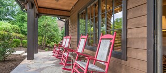 Bright's Creek Double Queen with Deck and pet friendly-Near TIEC, Hendersonville