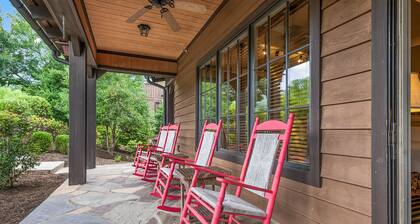 Bright's Creek Double Queen with Deck and pet friendly-Near TIEC, Hendersonville