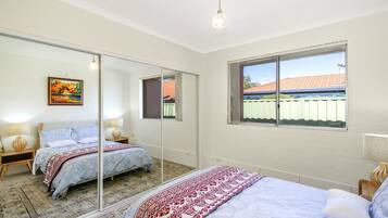 3 bedrooms, iron/ironing board, free WiFi, bed sheets