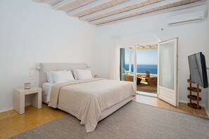 8 bedrooms, in-room safe, iron/ironing board, free WiFi - Lazaros (Mykonos)