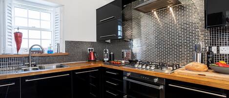 Fridge, microwave, oven, stovetop