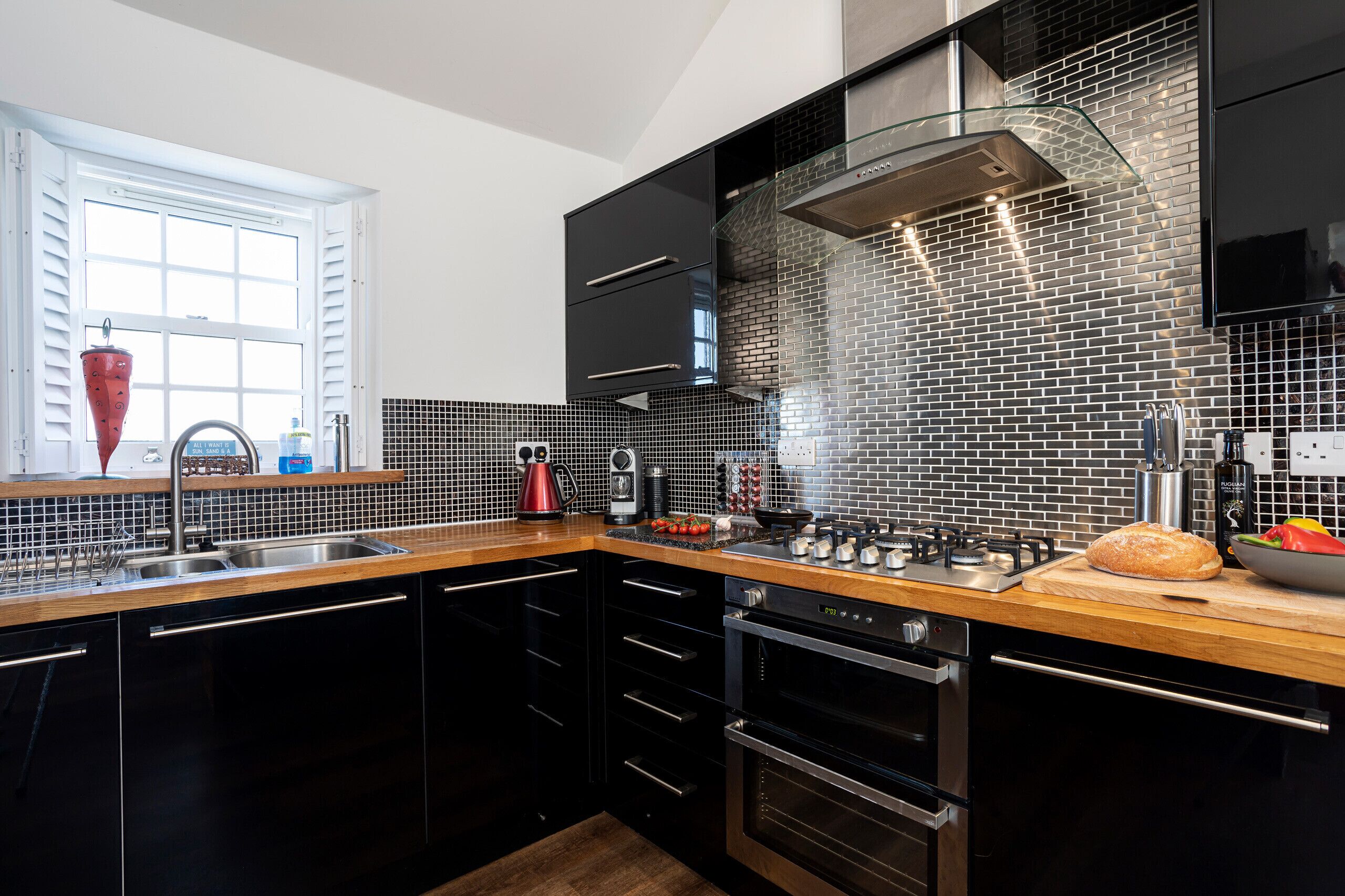 Réfrigérateur, micro-ondes, four, lave-vaisselle