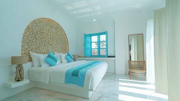 Suite Panoramique, piscine privée, vue mer (Hempa Rae Suite) | Bureau, draps fournis