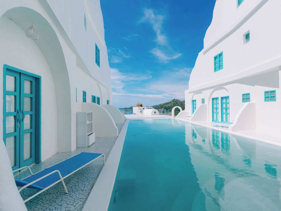 2 outdoor pools, open 8:00 AM to 8:00 PM, sun loungers