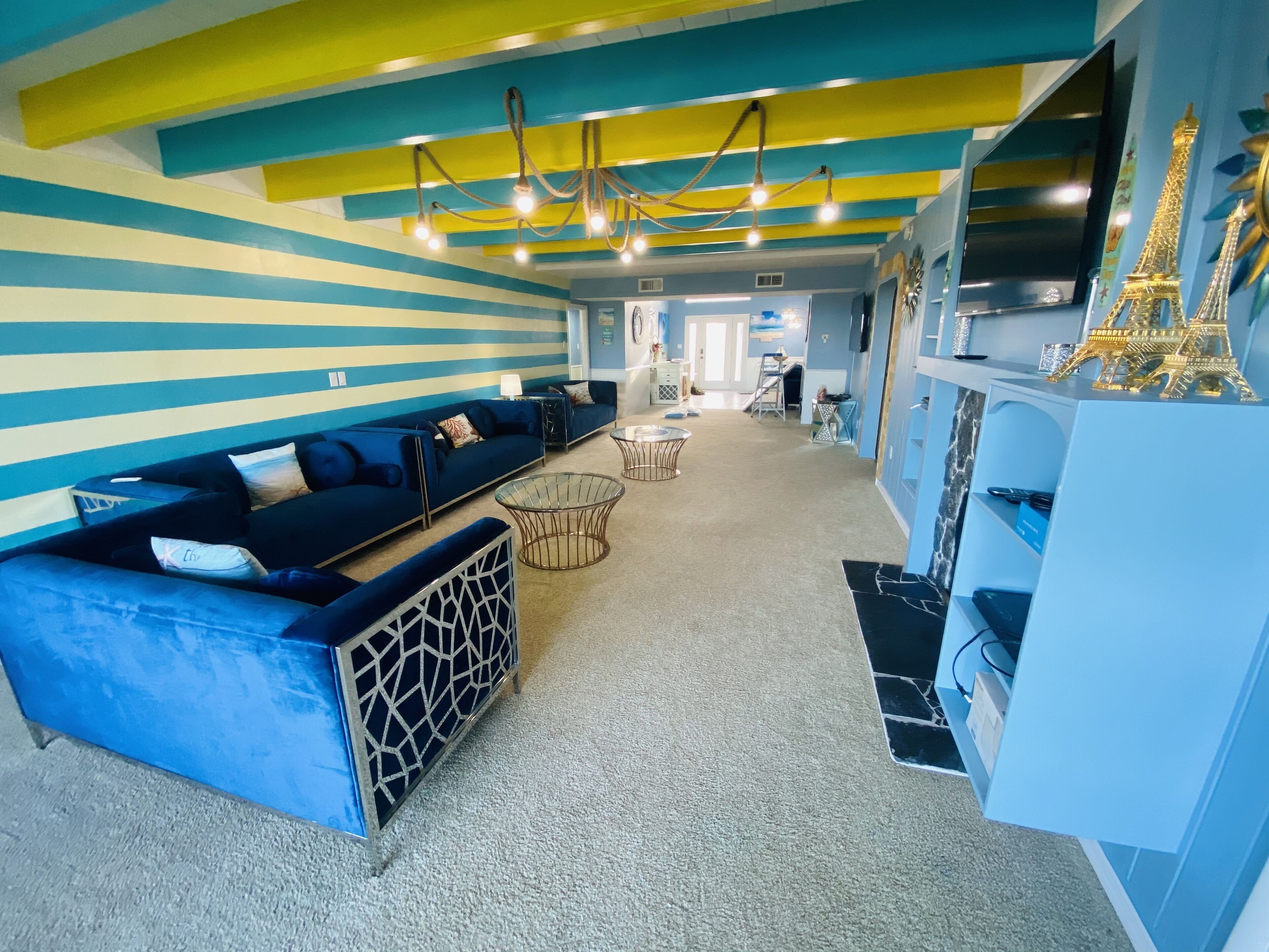 YOUR OCEANFRONT BEACH HOUSE, PRIVATE  BEACH ACCESS, SLEEPS  12