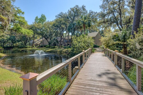 2285 Heritage:  Free Bikes, Pool, Pet Friendly