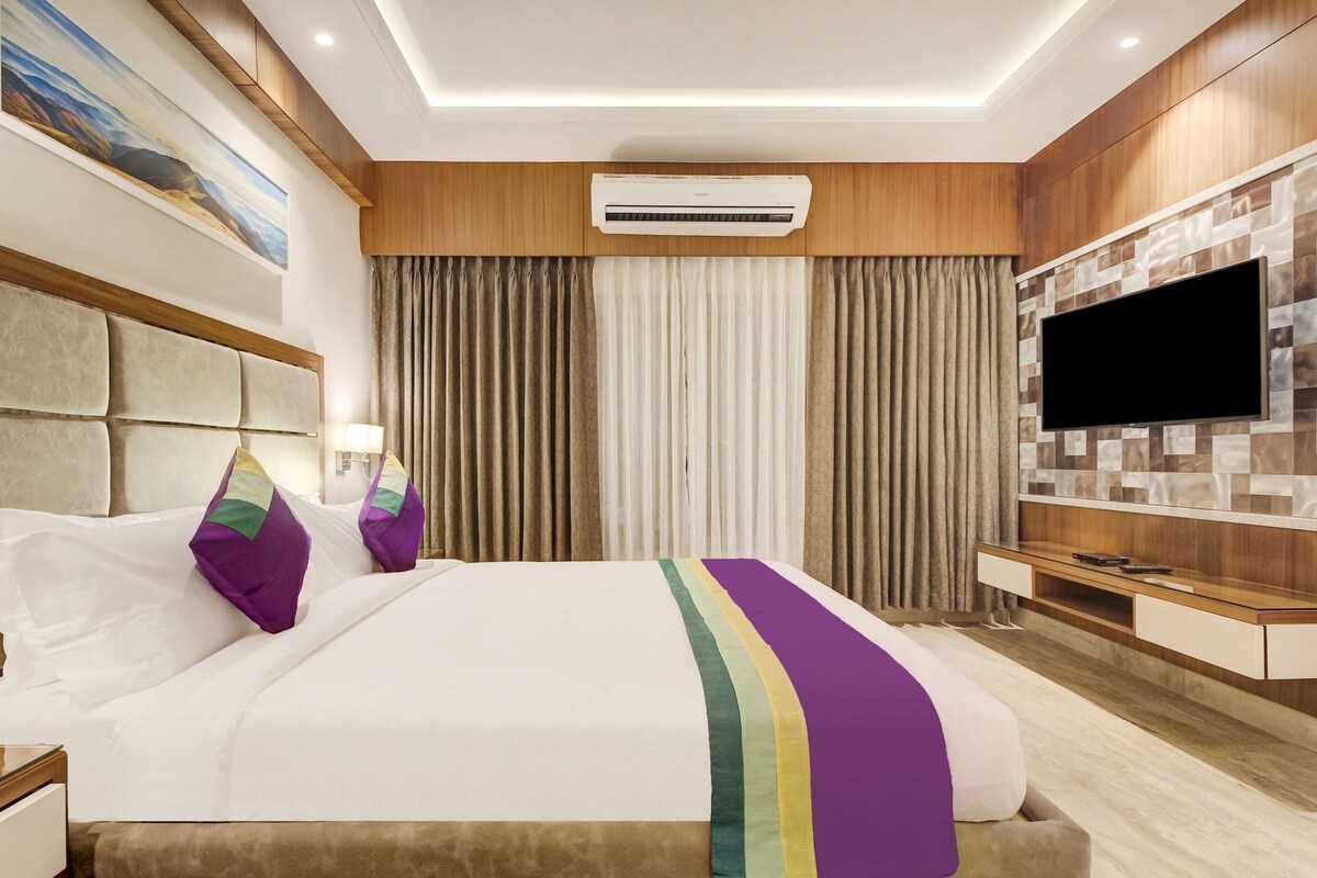 In-room safe, desk, free WiFi, bed sheets