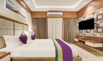 Habitación estándar doble | Caja fuerte, escritorio, wifi gratis y ropa de cama