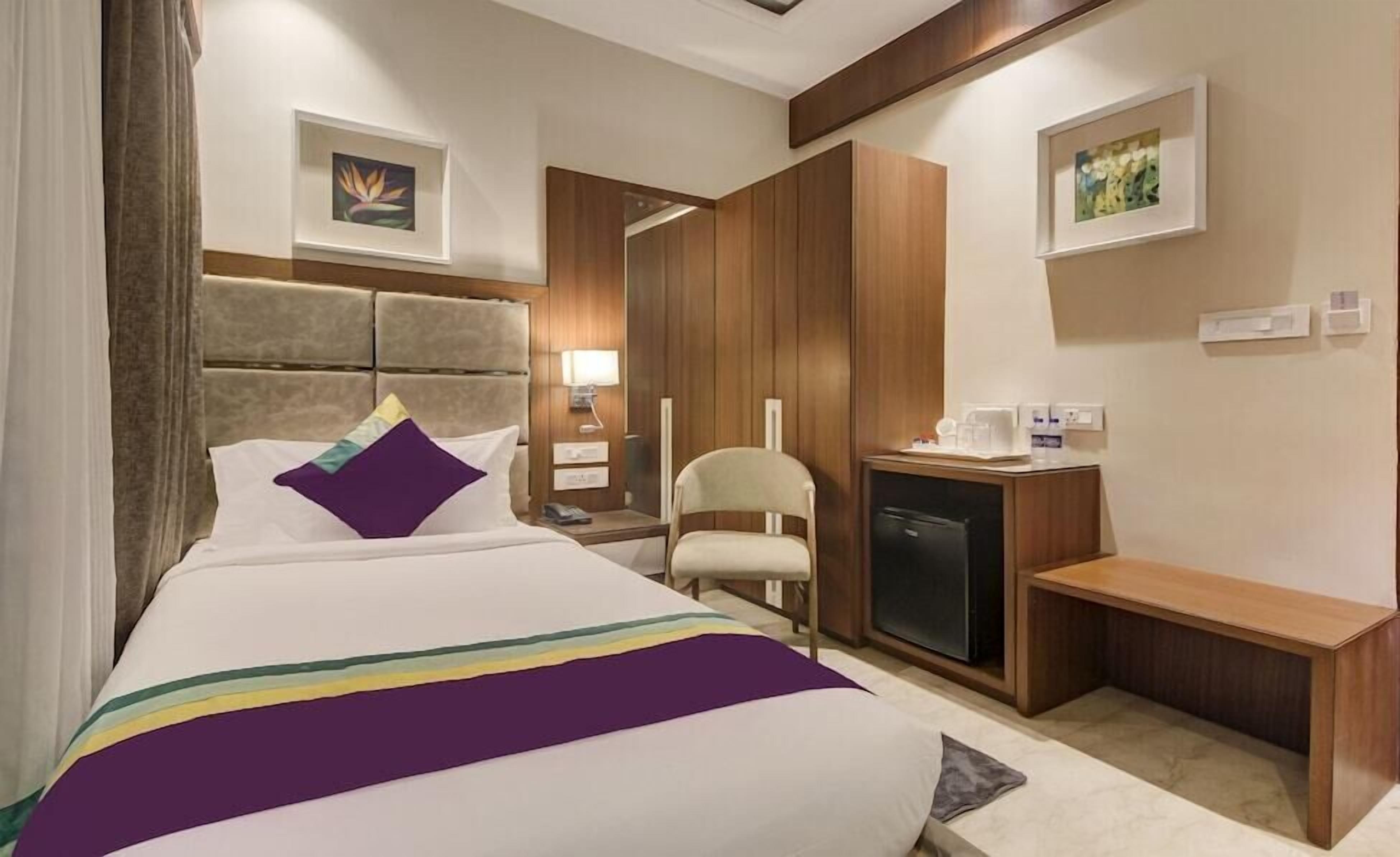In-room safe, desk, free WiFi, bed sheets