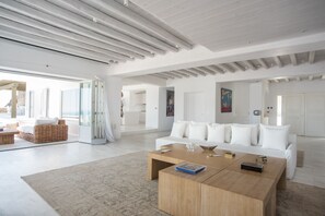 Villa | Living area