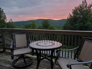 Outdoor dining - Bolton Valley Resort ski in/out spacious 3 Bedroom Townhome (Bolton Valley)