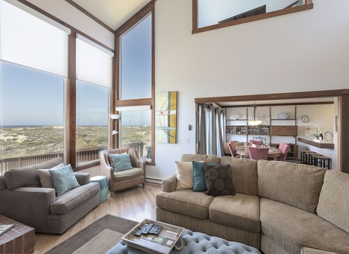 3823 Sand Dollar House - Oceanfront on the Beach