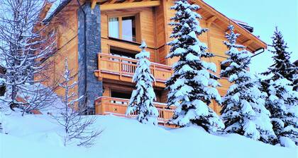 CHALET SLEEPS 18 POOL JACUZZI CINEMA ROOM SLOPE AND MOUNTAIN VIEWS