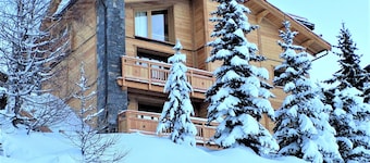 CHALET SLEEPS 18 POOL JACUZZI CINEMA ROOM SLOPE AND MOUNTAIN VIEWS