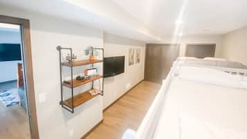 3 bedrooms, travel crib, free WiFi, bed sheets
