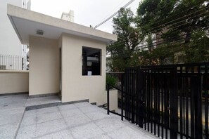 تفاصيل الفندق من الخارج